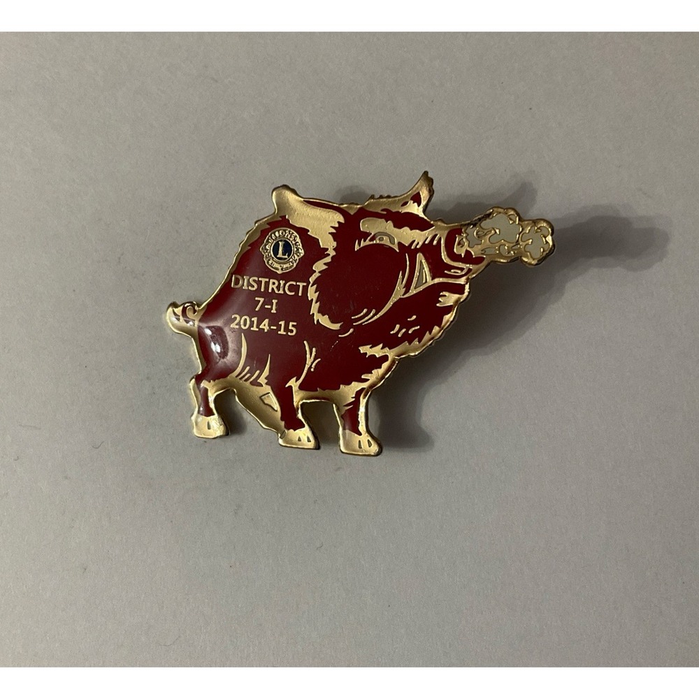 Lions Club 2014-2015 District 7-I Boar Hat Pin Lapel Pinback Brooch Gold Red